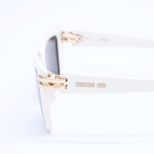 Mint condition CHRISTIAN DIOR sunglasses WH S1F 95A0 Ivory Size 56◻13 Gold hardware, pre-owned, item number 4a008533