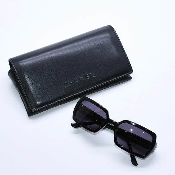 CHANEL シャネル サングラス アイウェア 5031 c.501/91 サイズ52□18 130 ココマーク ブラック 美品 中古 4a008437