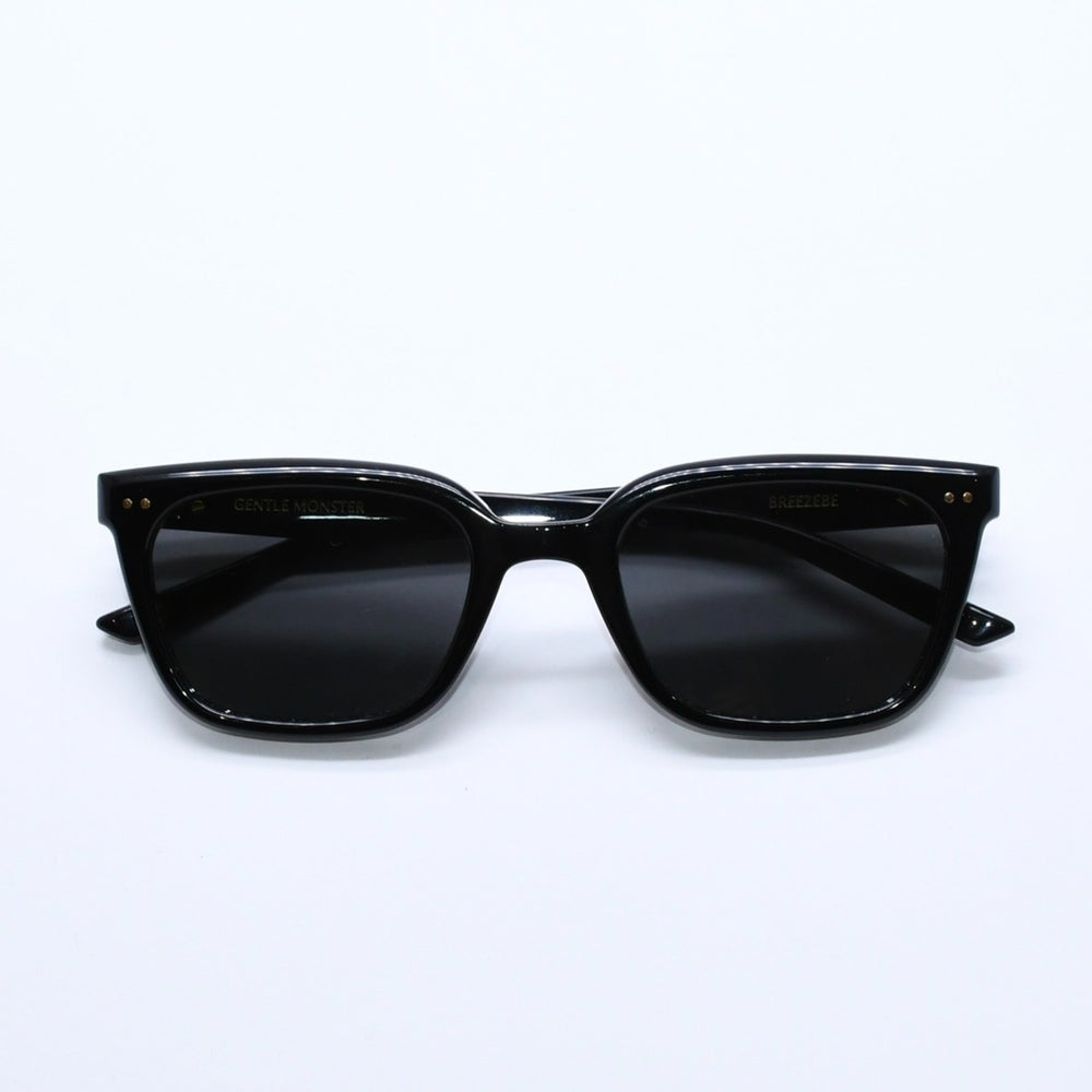 極美品 GENTLE MONSTER ジェントルモンスター Sunglasses サングラス アイウェア サイズ53□162-147 ブラック 中古 4a008496