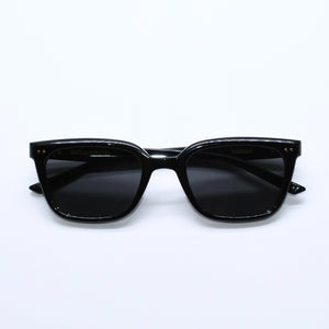 極美品 GENTLE MONSTER ジェントルモンスター Sunglasses サングラス アイウェア サイズ53□162-147 ブラック 中古 4a008496