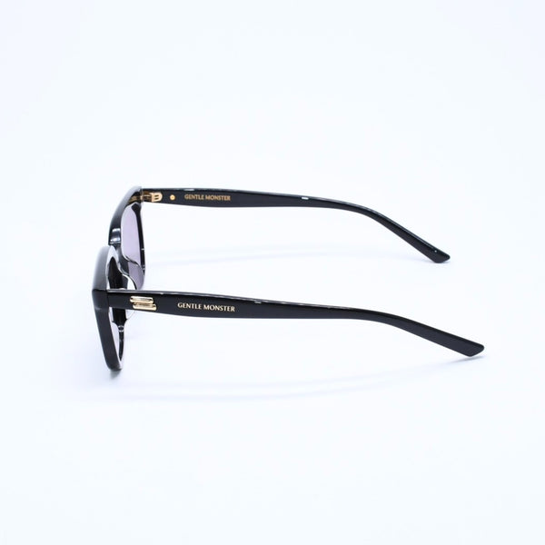 極美品 GENTLE MONSTER ジェントルモンスター Sunglasses サングラス アイウェア サイズ53□162-147 ブラック 中古 4a008496