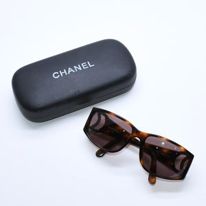 極美品 CHANEL シャネル ココマーク サングラス 02461 91235 イタリア製 アセテート メタル ブラウン ゴールド金具 中古 4a008466