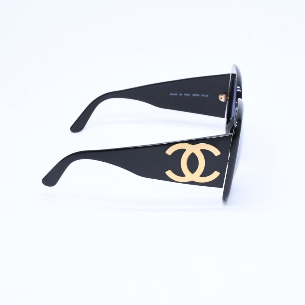 CHANEL Sunglasses Eyewear 05254 94305 Coco Mark Black Gold Plastic Good Condition Used 4a008509