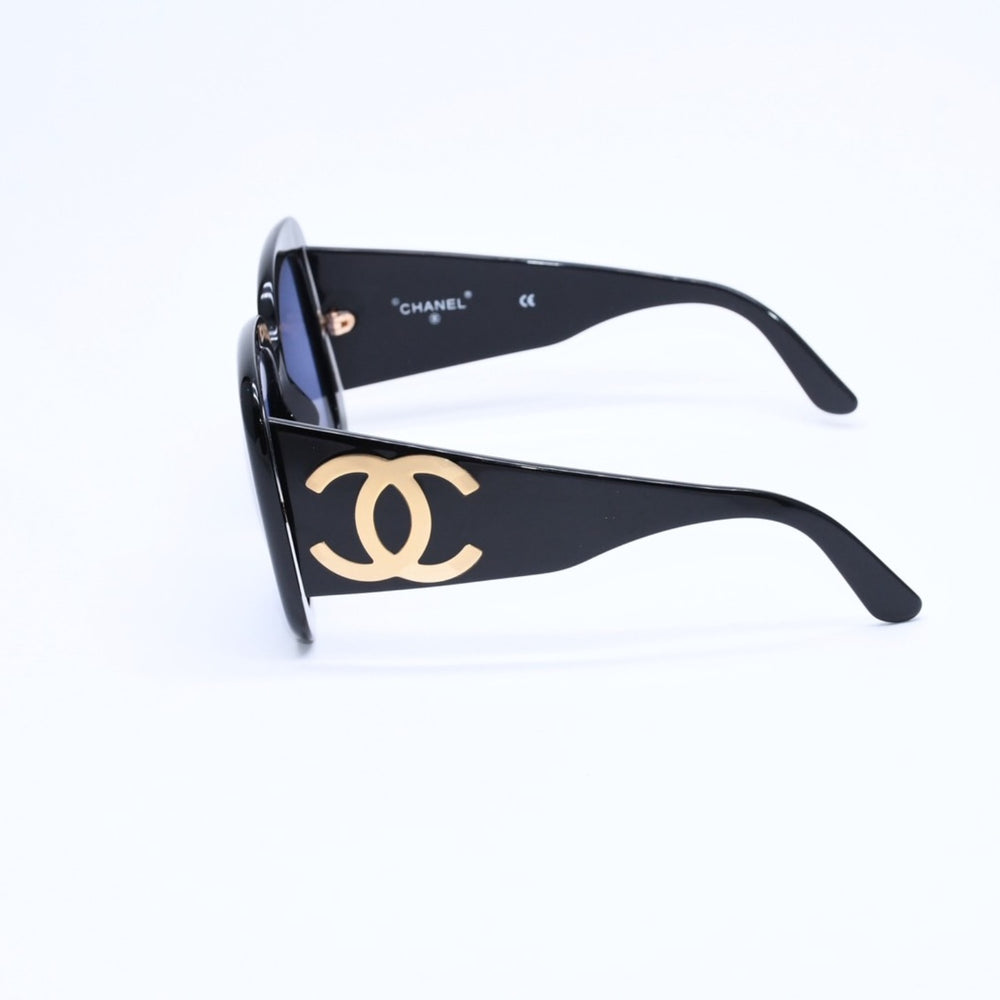 CHANEL Sunglasses Eyewear 05254 94305 Coco Mark Black Gold Plastic Good Condition Used 4a008509