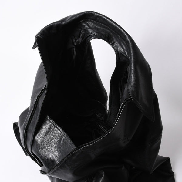 新品未使用 BALENCIAGA バレンシアガ ハンドバック シャツバッグ close bag 811992 レザー ブラック 中古 4a000855