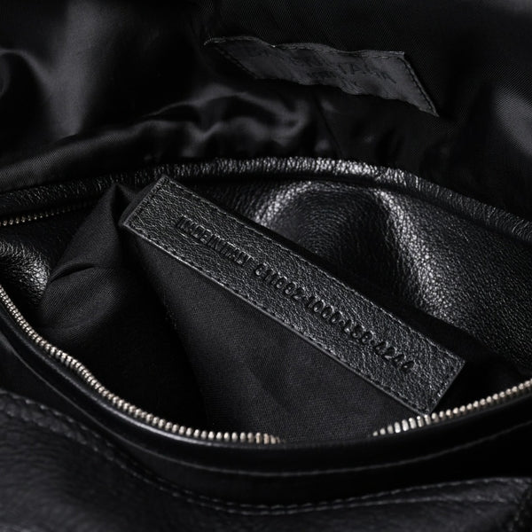 新品未使用 BALENCIAGA バレンシアガ ハンドバック シャツバッグ close bag 811992 レザー ブラック 中古 4a000855