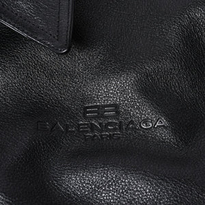 新品未使用 BALENCIAGA バレンシアガ ハンドバック シャツバッグ close bag 811992 レザー ブラック 中古 4a000855