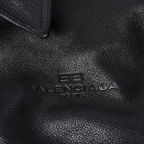 新品未使用 BALENCIAGA バレンシアガ ハンドバック シャツバッグ close bag 811992 レザー ブラック 中古 4a000855