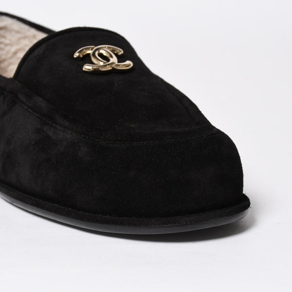 新品同様 CHANEL シャネル スウェード ローファー シューズ G47567 サイズ42 1/2 ココマーク ラムシアリング ブラック 中古 4a009087