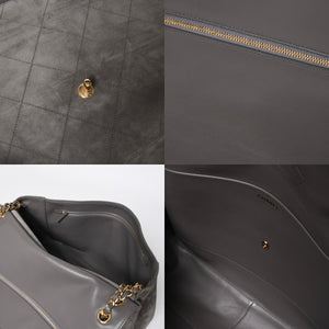 新品未使用 26年 CHANEL シャネル マキシハンドバッグ ランダム番台 AS6231 ココマーク スエード カーフスキン グレー ゴールド金具 中古 4a008757