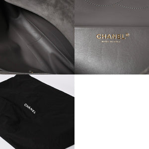 新品未使用 26年 CHANEL シャネル マキシハンドバッグ ランダム番台 AS6231 ココマーク スエード カーフスキン グレー ゴールド金具 中古 4a008757