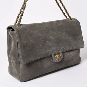 新品未使用 26年 CHANEL シャネル マキシハンドバッグ ランダム番台 AS6231 ココマーク スエード カーフスキン グレー ゴールド金具 中古 4a008757