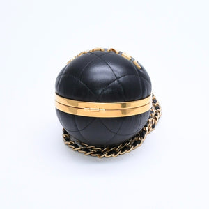 CHANEL シャネル スフィアミノーディエールバッグ ランダム番台 イタリア製 ラムスキン ブラック ゴールド金具 美品 中古 4a008679