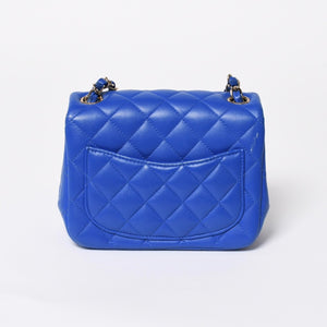 極美品 CHANEL シャネル ミニマトラッセ 16 Sチェーンショルダーバッグ A35200 31番台 ココマーク ラムスキン ブルー 中古 4a008587