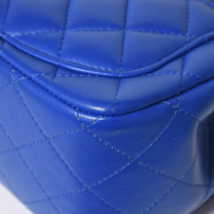 極美品 CHANEL シャネル ミニマトラッセ 16 Sチェーンショルダーバッグ A35200 31番台 ココマーク ラムスキン ブルー 中古 4a008587