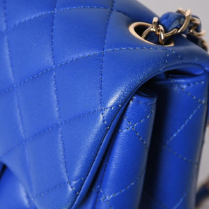 極美品 CHANEL シャネル ミニマトラッセ 16 Sチェーンショルダーバッグ A35200 31番台 ココマーク ラムスキン ブルー 中古 4a008587