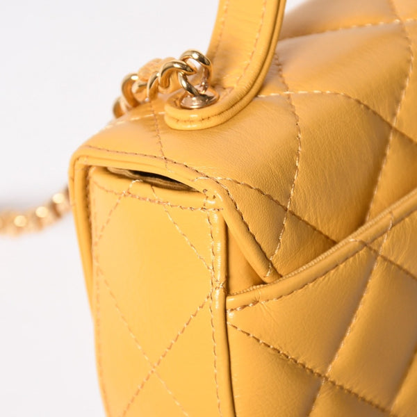Like new CHANEL Hobo Chain Shoulder Bag Random Number Coco Mark Calfskin Yellow Gold Hardware Used 4a008586