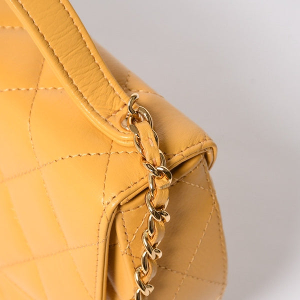 Like new CHANEL Hobo Chain Shoulder Bag Random Number Coco Mark Calfskin Yellow Gold Hardware Used 4a008586