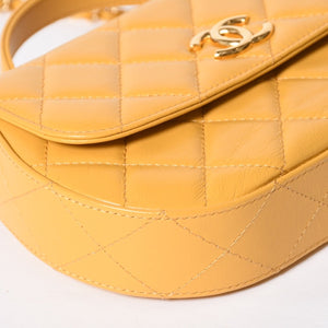 Like new CHANEL Hobo Chain Shoulder Bag Random Number Coco Mark Calfskin Yellow Gold Hardware Used 4a008586