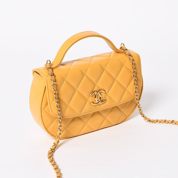 Like new CHANEL Hobo Chain Shoulder Bag Random Number Coco Mark Calfskin Yellow Gold Hardware Used 4a008586