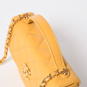 Like new CHANEL Hobo Chain Shoulder Bag Random Number Coco Mark Calfskin Yellow Gold Hardware Used 4a008586