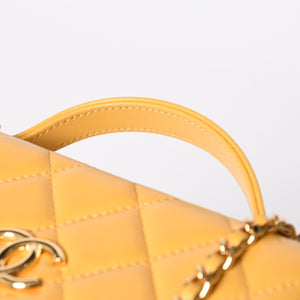 Like new CHANEL Hobo Chain Shoulder Bag Random Number Coco Mark Calfskin Yellow Gold Hardware Used 4a008586
