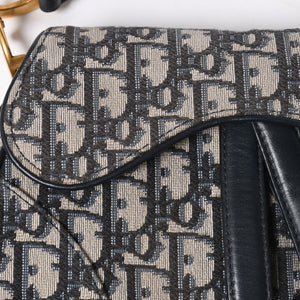 極美品 CHRISTIAN DIOR クリスチャンディオール サドルミニバッグ ハンドバッグ M0456CTZQ オブリーク ネイビー 中古 4a008589