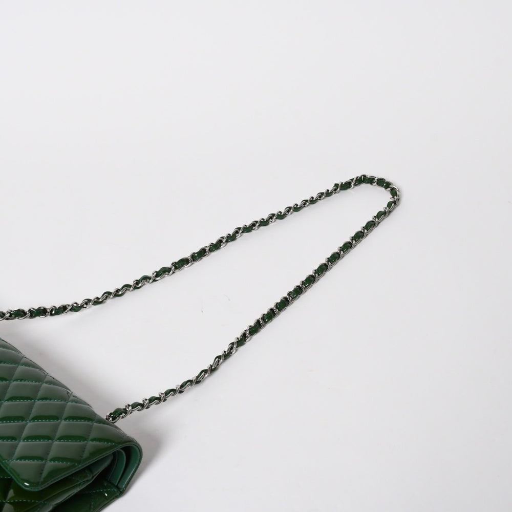 Very good condition CHANEL Chanel Matelasse 25cm W flap chain shoulder bag No. 19 Patent Green Silver hardware Used 4a008758