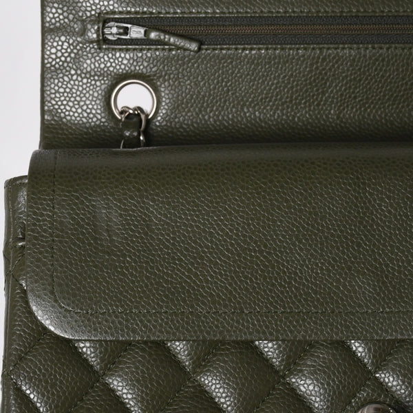 極美品 CHANEL シャネル マトラッセ25 Wフラップ Wチェーンショルダーバッグ 14番台 ココマーク キャビアスキン オリーブ 中古 4a008411