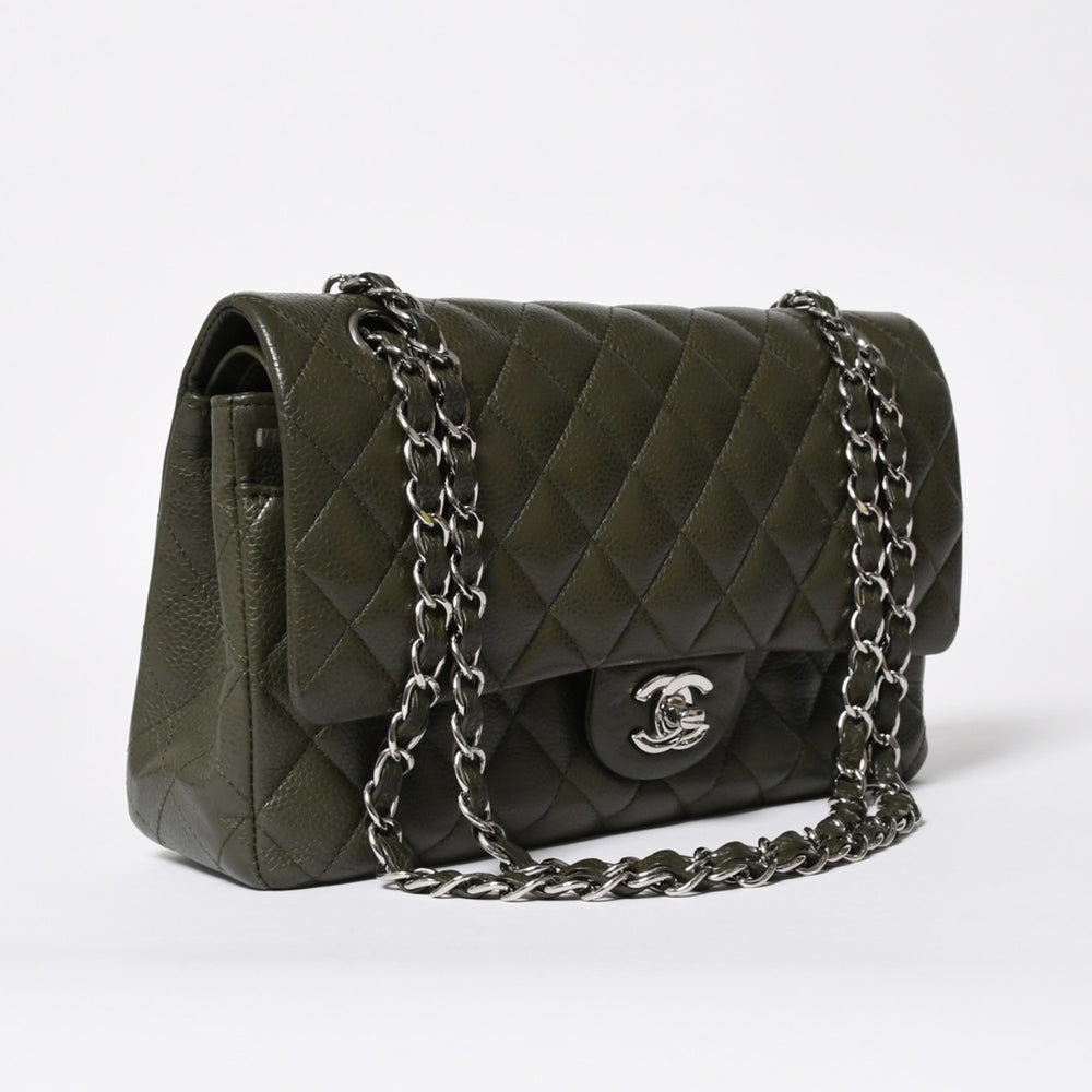 極美品 CHANEL シャネル マトラッセ25 Wフラップ Wチェーンショルダーバッグ 14番台 ココマーク キャビアスキン オリーブ 中古 4a008411