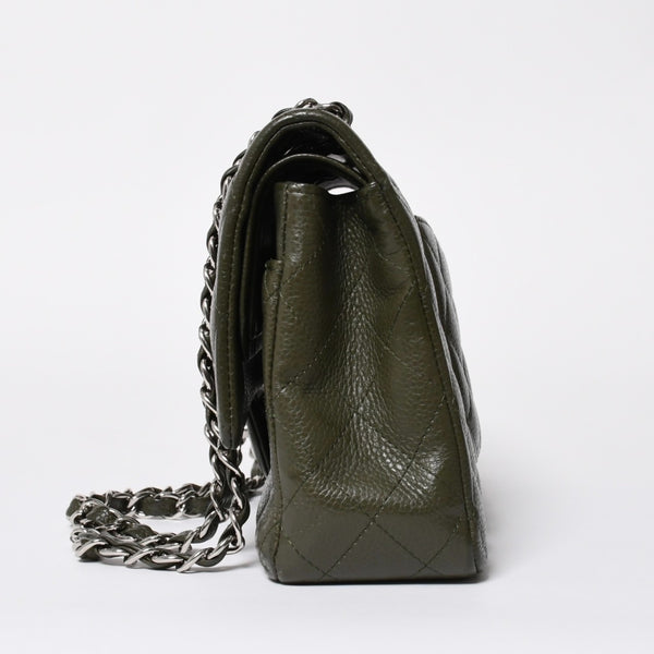 極美品 CHANEL シャネル マトラッセ25 Wフラップ Wチェーンショルダーバッグ 14番台 ココマーク キャビアスキン オリーブ 中古 4a008411
