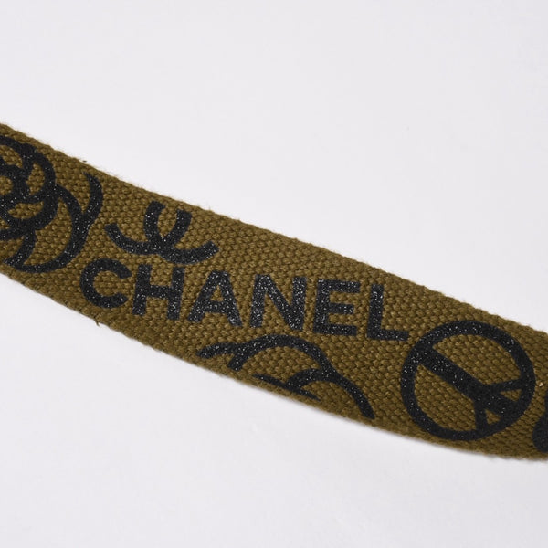 極美品 CHANEL シャネル エンブロイダリー ショルダーバッグ A92790 20番台 グラフィティ ココマーク カーキ マルチカラー 中古 4a008681