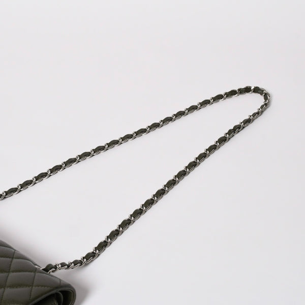極美品 CHANEL シャネル マトラッセ25 Wフラップ Wチェーンショルダーバッグ 14番台 ココマーク キャビアスキン オリーブ 中古 4a008411