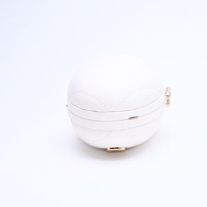 新品同様 CHANEL シャネル マトラッセ ミニバッグチャーム ランダム番台 イタリア製 ラムスキン ホワイト シルバー金具 中古 4a008680