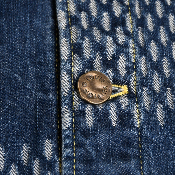 新品同様品 LOUIS VUITTON×NIGO ルイヴィトン ニゴ ジャイアントダミエウェーブス デニムジャケット ニゴー モノグラム HJA10WUZC サイズ54 ブルー 中古 4a008713