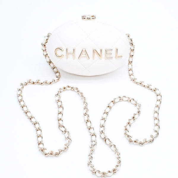 新品同様 CHANEL シャネル マトラッセ ミニバッグチャーム ランダム番台 イタリア製 ラムスキン ホワイト シルバー金具 中古 4a008680