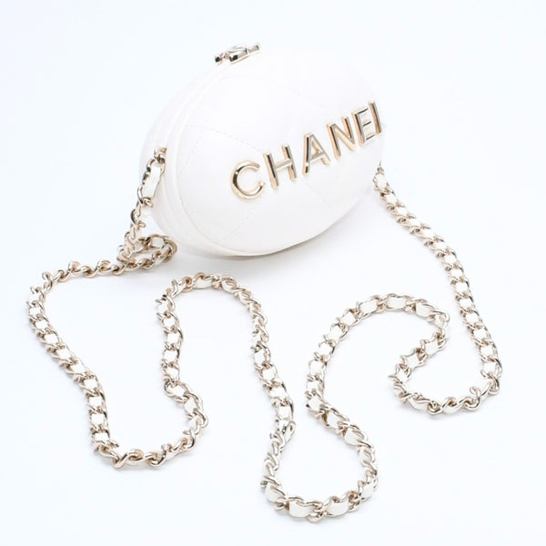 新品同様 CHANEL シャネル マトラッセ ミニバッグチャーム ランダム番台 イタリア製 ラムスキン ホワイト シルバー金具 中古 4a008680