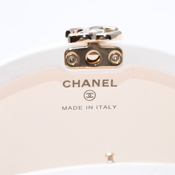 新品同様 CHANEL シャネル マトラッセ ミニバッグチャーム ランダム番台 イタリア製 ラムスキン ホワイト シルバー金具 中古 4a008680