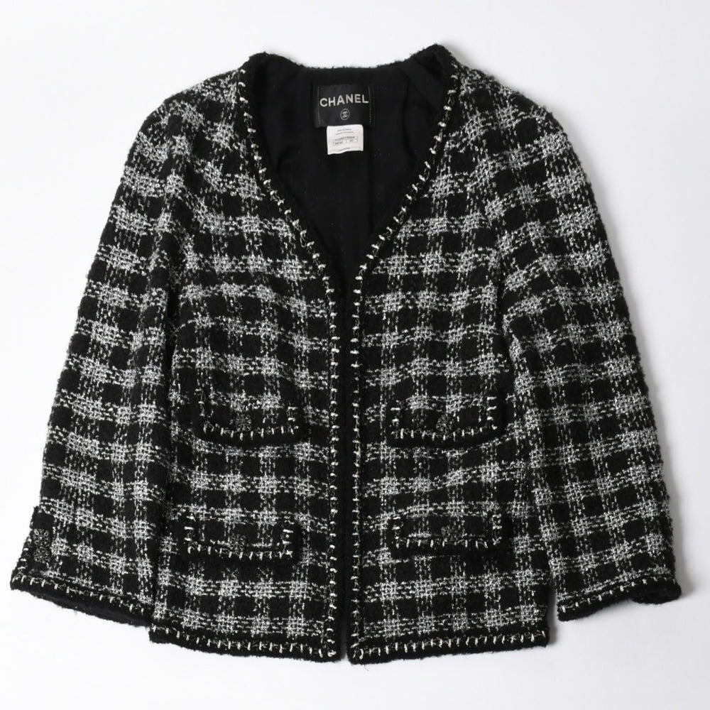 極美品 CHANEL シャネル ツイードジャケット ジャケット 11AW グリポワボタン ブラック シルバー P42260V30806 サイズ50 中古 4a008655