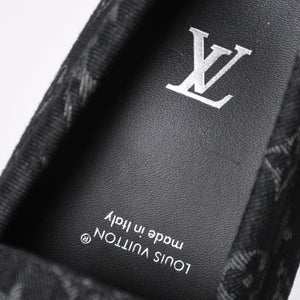 Like new LOUIS VUITTON LV Driver Loafer 1AD6EK Grain Calf Leather Monogram Eclipse Size 7 1/2 Used 4a008891
