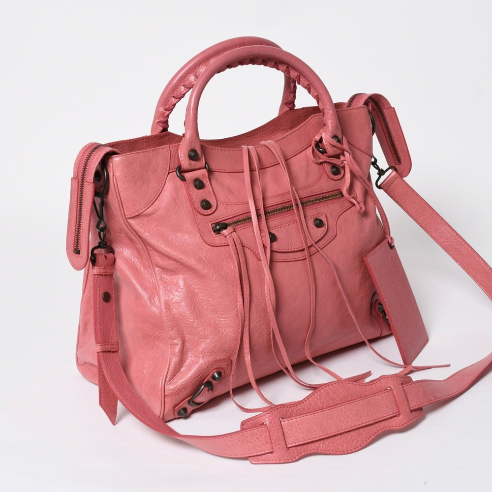 極美品 BALENCIAGA バレンシアガ クラシックシティ 2WAYバッグ ハンドバッグ ショルダーバッグ 235216 ピンク レザー ブロンズ金具 中古 4a008320