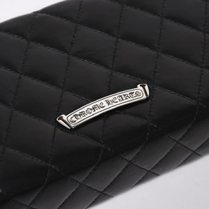 極美品 CHROME HEARTS クロムハーツ ディナーバッグ クラッチバッグ ラージクロス ラムスキン ブラック マトラッセ型 中古 4a008345