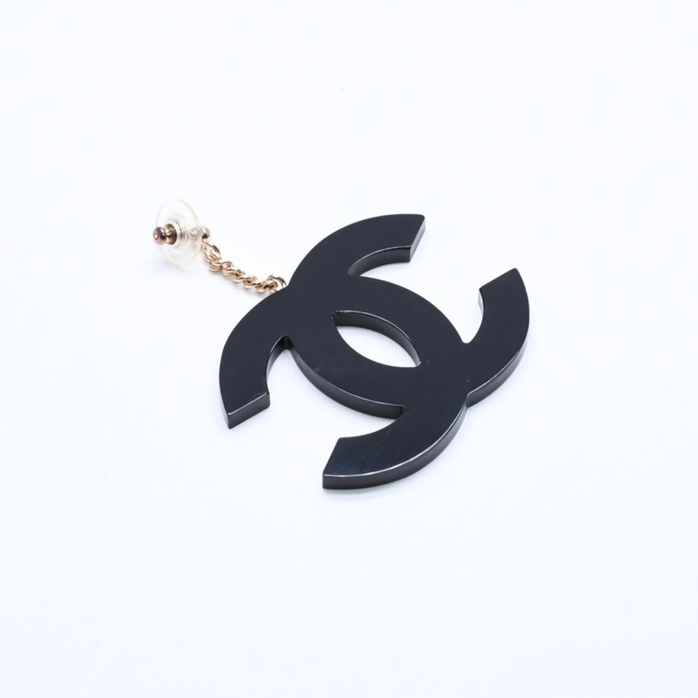新品同様 CHANEL シャネル ココマーク ピアス 両耳 ジャンボ CC ヴィンテージ 01A刻印 プラスチック メタル ブラック ゴールド金具 中古 4a008606