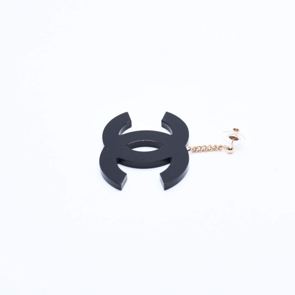 Like new CHANEL Coco Mark Earrings Both Ears Jumbo CC Vintage 01A Engraved Plastic Metal Black Gold Hardware Used 4a008606