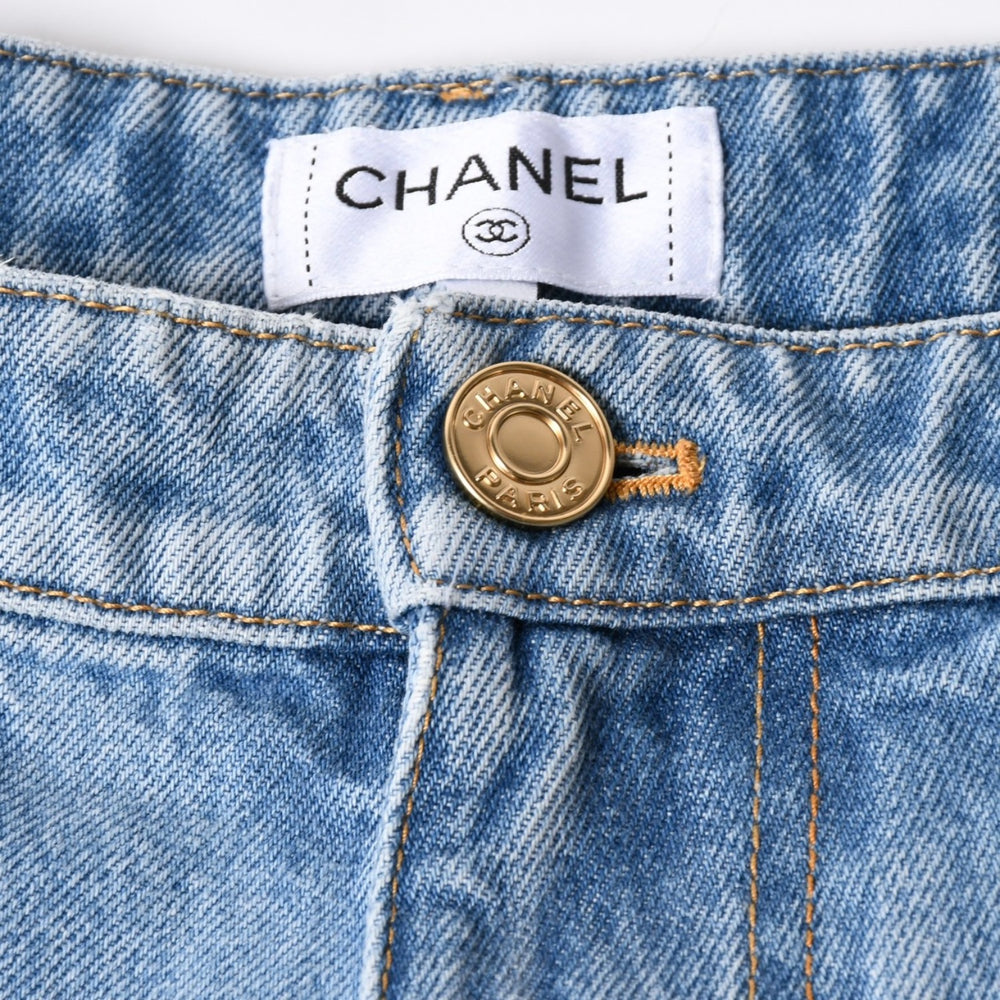 New and unused CHANEL Denim pants Here mark button P82823V74598 Made in Italy Cotton Black Size 50 Used 4a008716