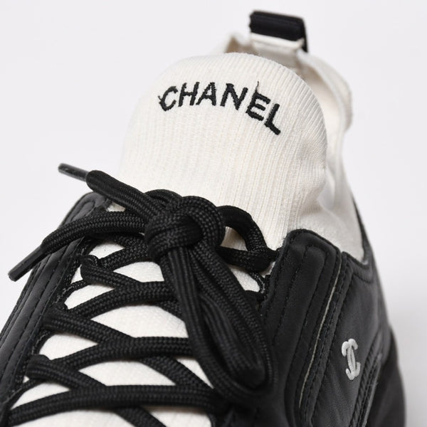 新品同様品 CHANEL シャネル スニーカー 靴 ココマーク ブラック ホワイト アイボリー W G47416 サイズ44 中古 4a008752