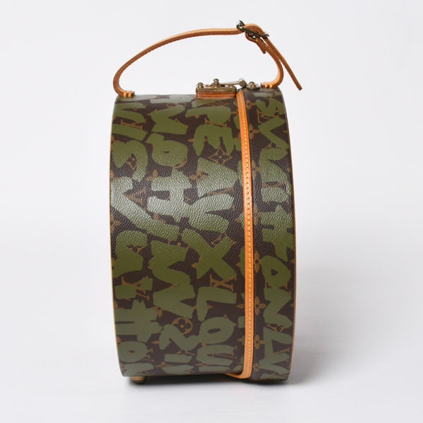 極美品 LOUIS VUITTON ルイヴィトン 帽子ケース モノグラム・グラフィティ ボワット・シャポー ブラウン カーキ ゴールド金具 激レア 中古 4a008592