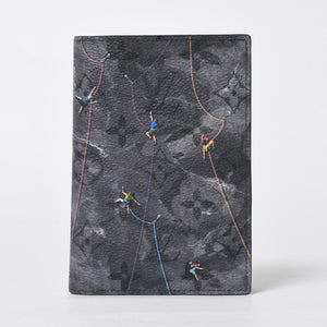 New unused item LOUIS VUITTON Couverture Passport M2B222 Pass case Climber Black Gray Used 4a009009