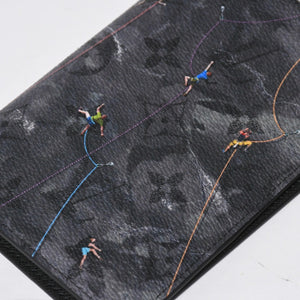 New unused item LOUIS VUITTON Couverture Passport M2B222 Pass case Climber Black Gray Used 4a009009