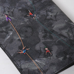 New unused item LOUIS VUITTON Couverture Passport M2B222 Pass case Climber Black Gray Used 4a009009